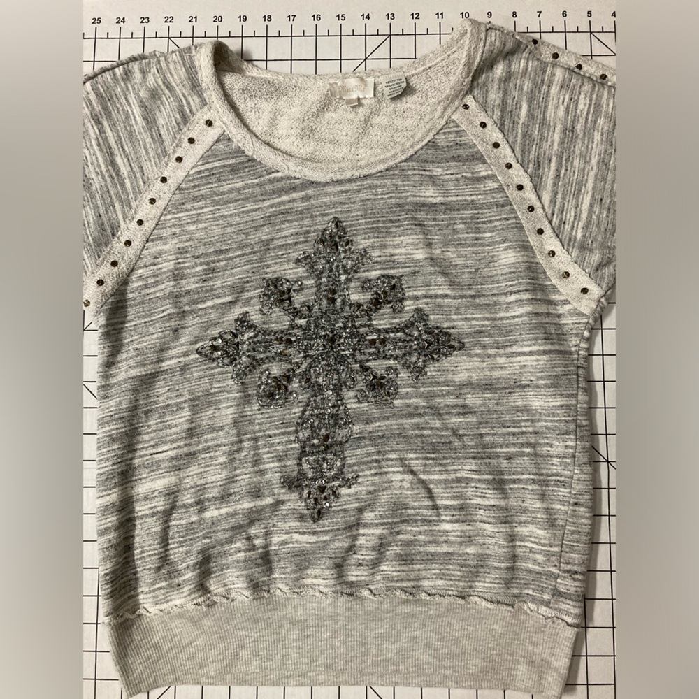Miss Me Women’s Size Large Gray Sweatshirt